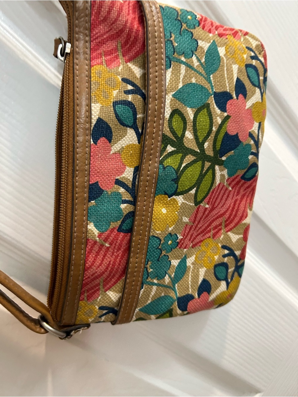 Relic by Fossil Crossbody Purse Brown Pink Blue Floral Canvas Slim Zip Top Boho - Picture 9 of 9